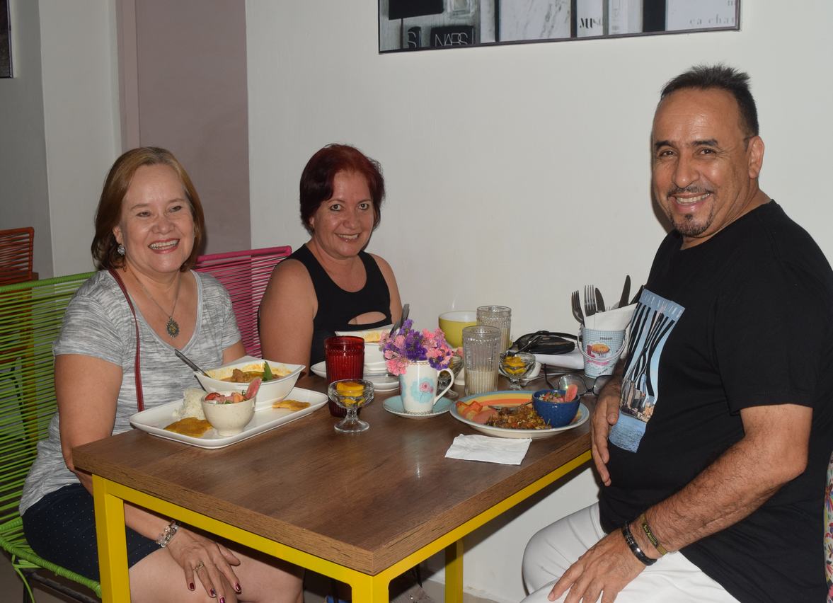 Ana Dilma Cuellar Losada, Carmenza Cuellar Losada y Alfredo Ramos Polanía.